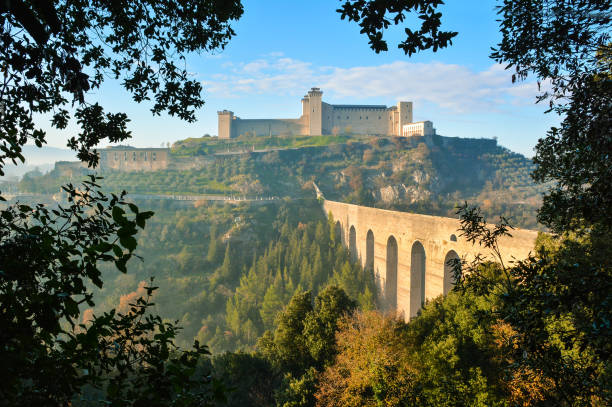 spoleto (umbrien, italien) - spoleto bildbanksfoton och bilder