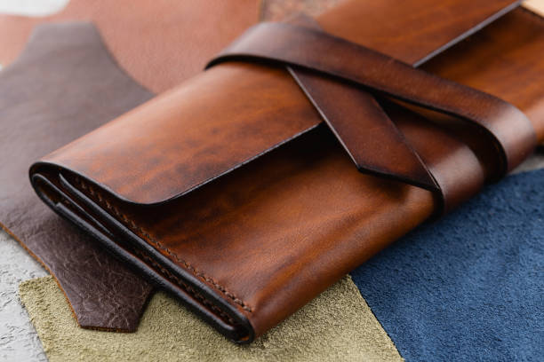 istock Casual handmade brown leather wallet 857988756
