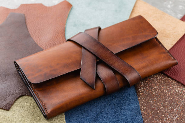 istock Casual handmade brown leather wallet 857988778