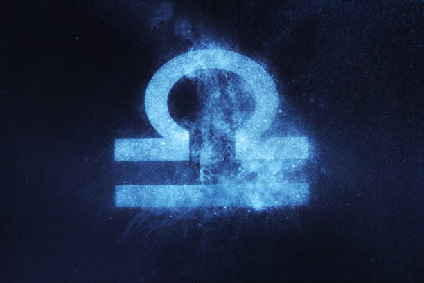 segno zodiacale della bilancia. sfondo astratto del cielo notturno - bilancia segno zodiacale foto e immagini stock