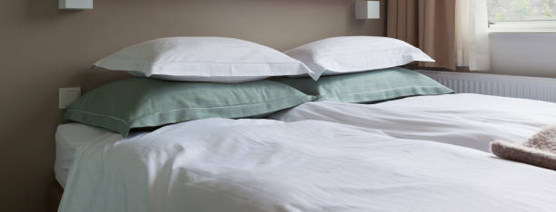 極上のベッド、シーンのホテルルーム - bedroom hotel hotel room inn ストックフォトと画像