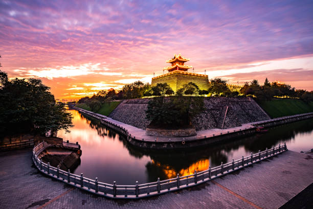 xi'an city wall - xian stock-fotos und bilder