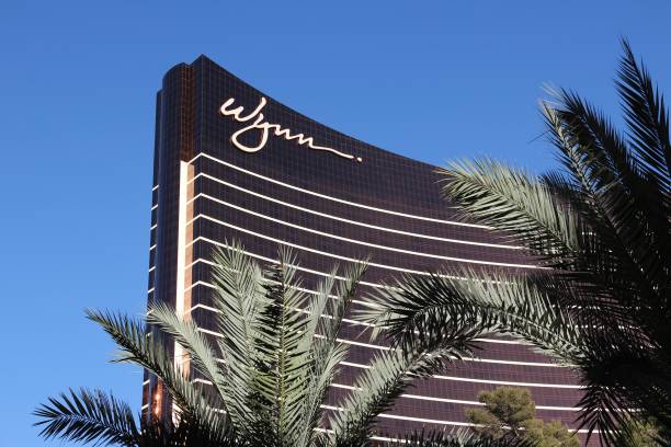 Wynn Resort Las Vegas: Wynn resort in Las Vegas. It is one of 20 largest hotels in the world with 4,750 rooms (together with adjacent Encore). wynn las vegas stock pictures, royalty-free photos & images