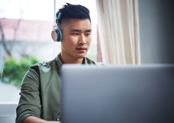 istock Music to get him in the creative mood 858216290