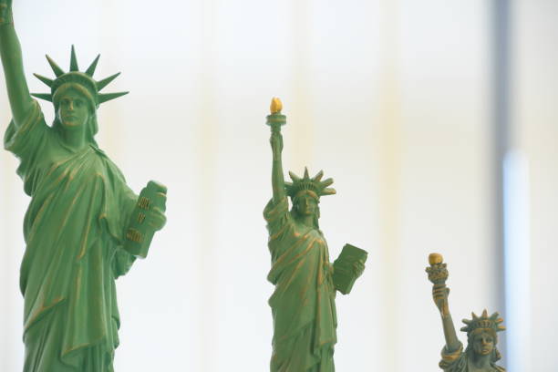 istock Statue of Liberty Souvenirs 858281994