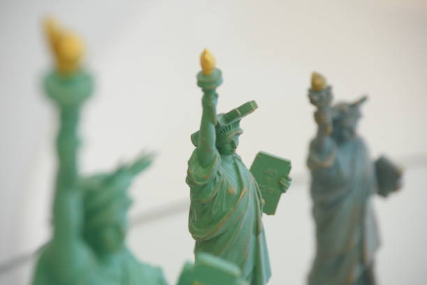 istock Statue of Liberty Souvenirs 858289508