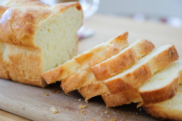 pane brioche fatto in casa - pan brioche foto e immagini stock