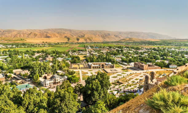 vue depuis la forteresse de hissar, tadjikistan - day architecture asia asian culture photos et images de collection