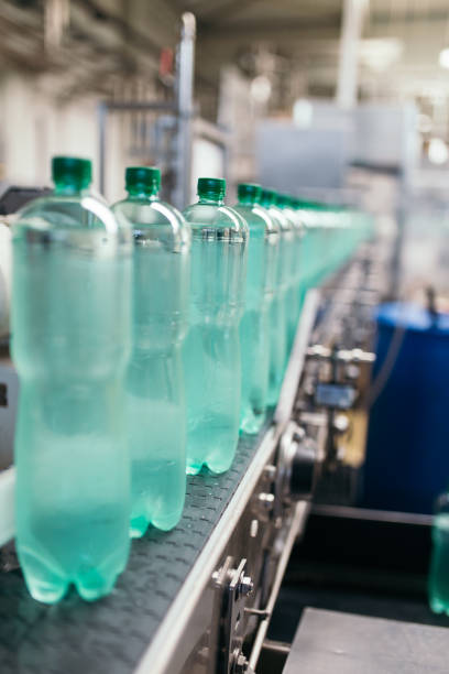 istock Water bottling factory 858309388