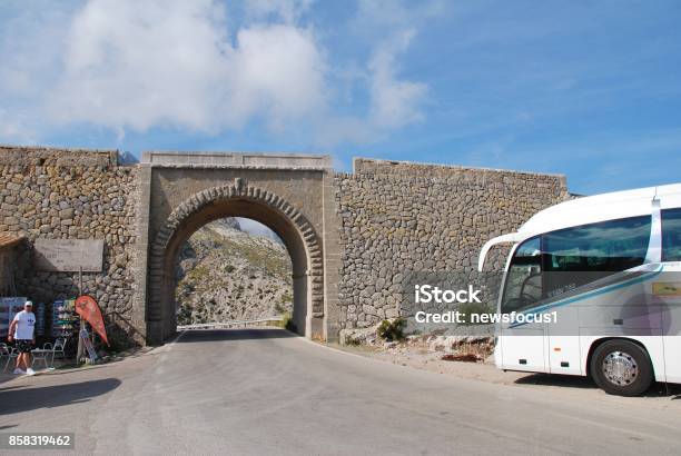 Viaducto De Sal Calobra Mallorca Foto de stock y más banco de imágenes de Afilado - Afilado, Aire libre, Cadena de montañas