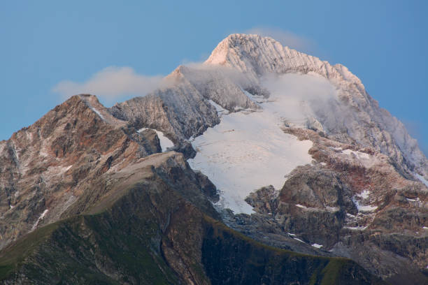 istock THE TWO ALPS - MUZELLE 858328200
