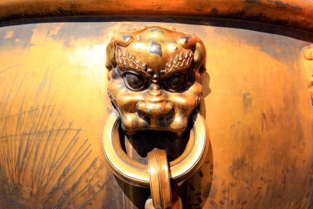 cilindro cobre antiguo chino - vísperas solemnes fotografías e imágenes de stock