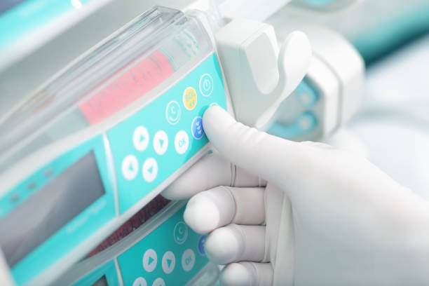 istock Setting of hospital equipment by expert 858504522