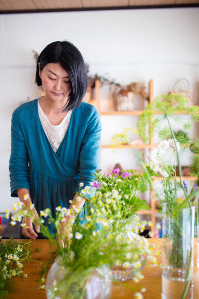 istock Florist at the shop 858692098