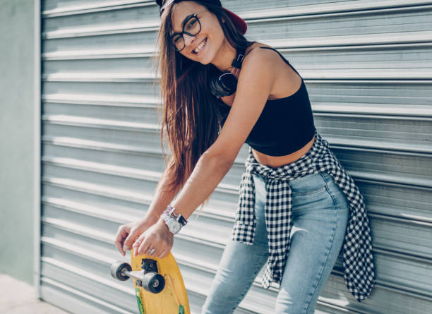 istock Natural skater women 858695232