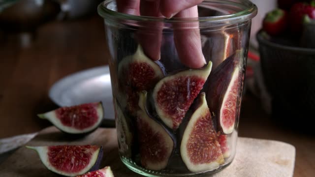 Preserving Figs with Honey in Jars