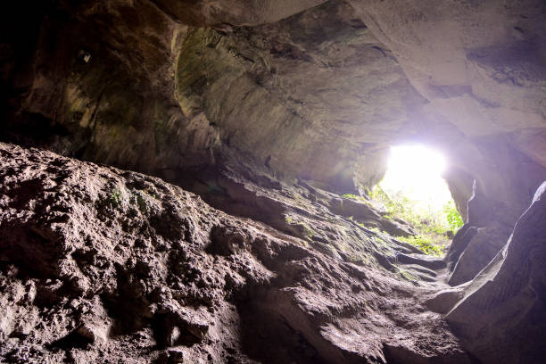 istock Entrance to the cave 858794602