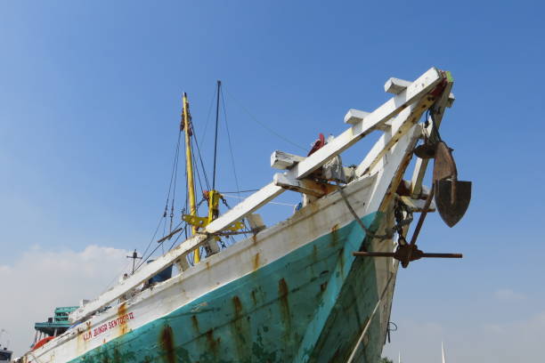 スンダ クラパ港で phinisi - traditional culture tall ship mast sailing ship ストックフォトと画像