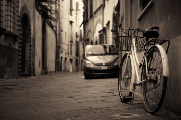 istock Lucca street bike 858905960