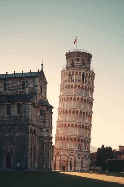 istock Leaning tower in Pisa sunrise 858907148