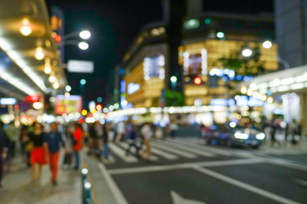 defocussed 車両や京都、日本の夜の路上照明からの光。 、カラフルなボケ背景、多重の抽象的な背景。 - lighting equipment defocused street light city ストックフォトと画像