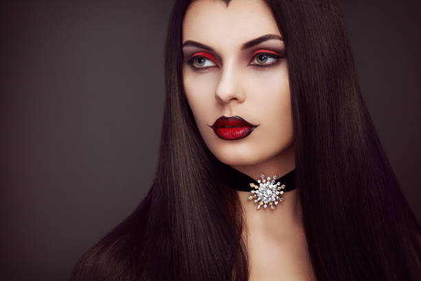 halloween vampire woman portrait - stage makeup black halloween make up imagens e fotografias de stock
