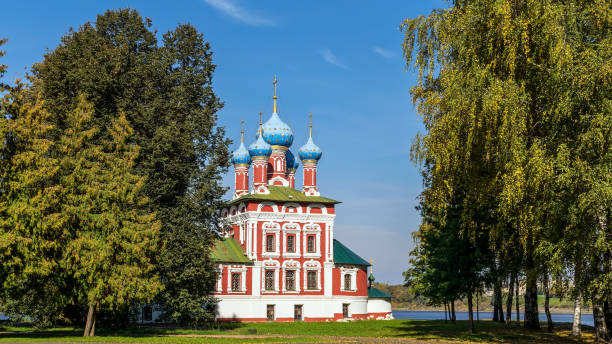 церковь царевича дмитрия на крови в угличе - yaroslavl russia religion church стоковые фото и изображения