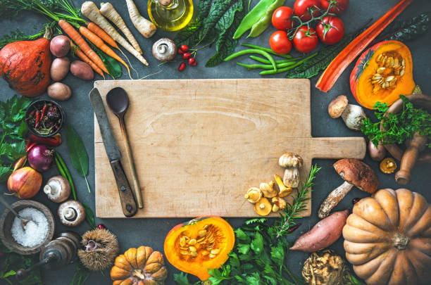 ingredienti per verdure autunnali per gustosi piatti del ringraziamento o di natale - healthy eating food vegetable fungus foto e immagini stock