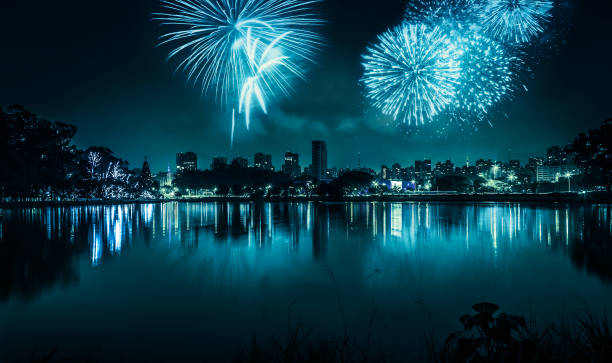 fogos de artifício, comemorando o ano novo - carnaval sao paulo - fotografias e filmes do acervo