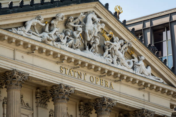 foto de la ópera del estado de - prague old door house fotografías e imágenes de stock