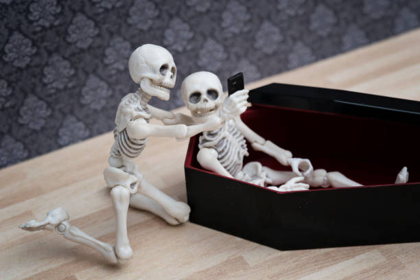 istock Selfie with a dead friend 859210500