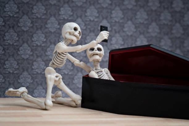 istock Selfie with a dead friend 859210776