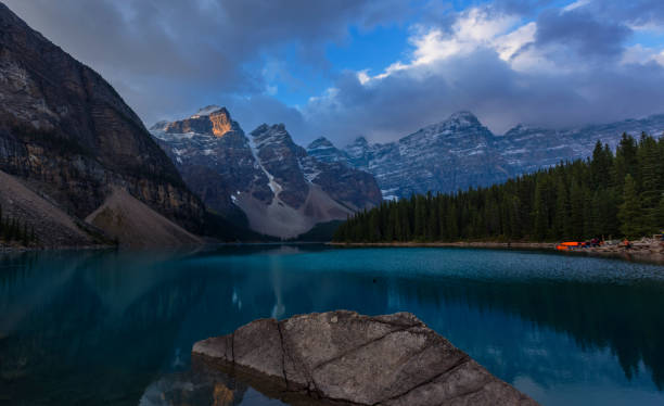 istock Moraine Lake in the Morning 859220454