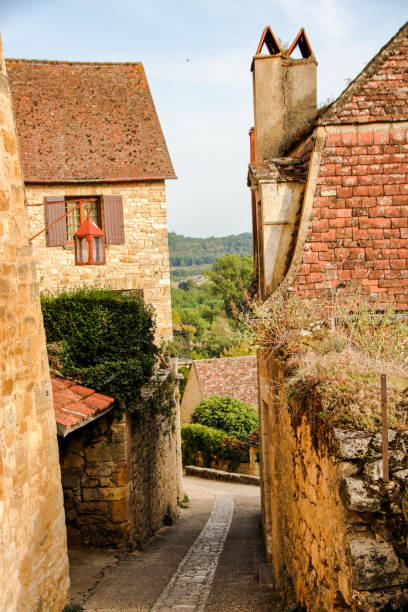 istock beynac-et cazenac village 859226226