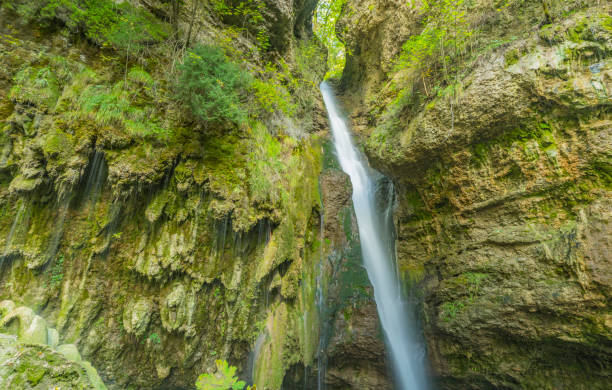 cascata di hinang a sonthofen/ baviera - longtime foto e immagini stock