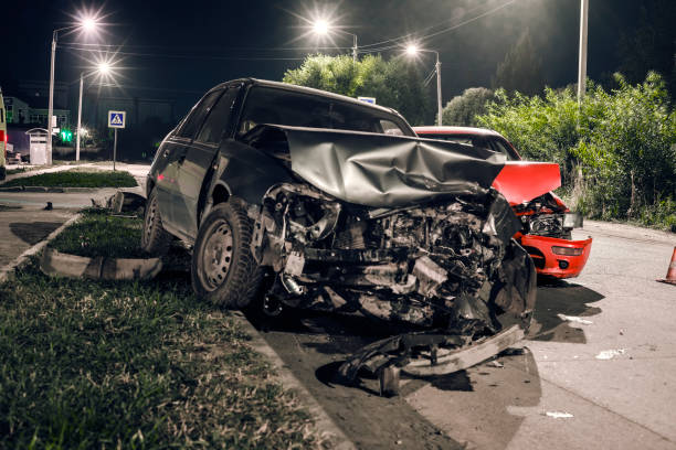 Night car accident Collision between two cars on the asphalt road cerebrum photos stock pictures, royalty-free photos & images