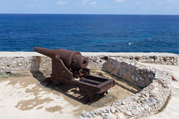 istock Cannon on the defensive forte - Havana. Cuba 859284930