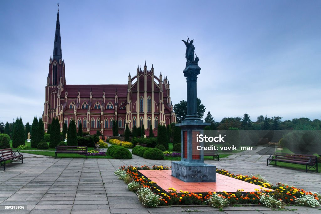 Vue de l’église catholique Sainte-Trinité. Gervyaty. Région de Grodno. Biélorussie. - Photo de Apôtre libre de droits