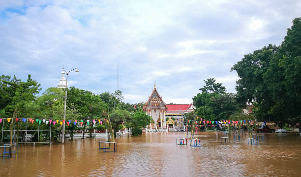 istock Temple Flood in thailand 859302510