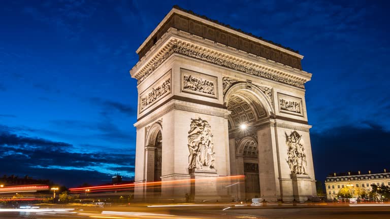 Arc de Triomphe at night time lapse