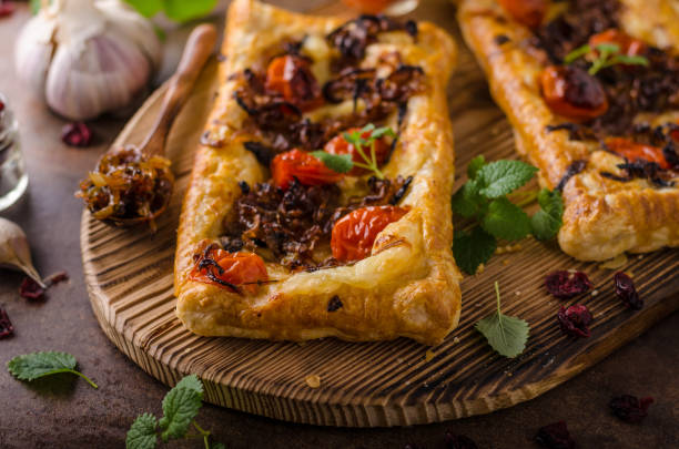 istock Puff pastry vegetarian pizza 859347224