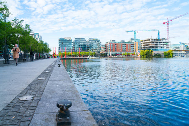 grand canal von dublin - grand canal stock-fotos und bilder