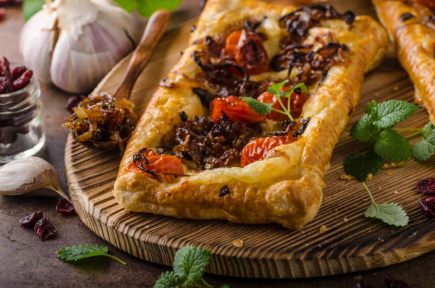 istock Puff pastry vegetarian pizza 859371474