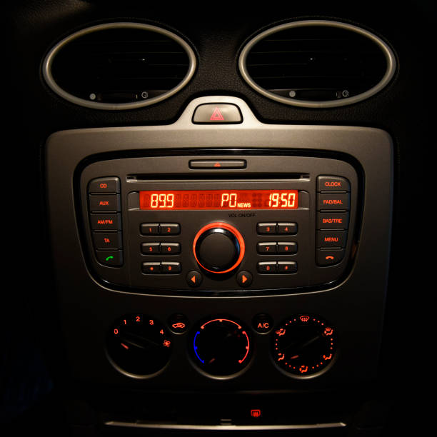 autorradio - car dashboard air conditioner driving fotografías e imágenes de stock