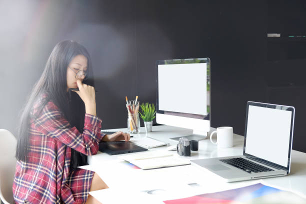 istock Young businesswoman working process at modern office. 859522340