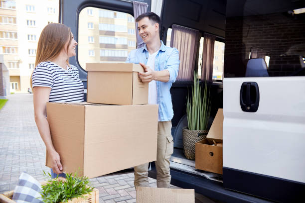 istock Happy Young Couple Relocating 859532542