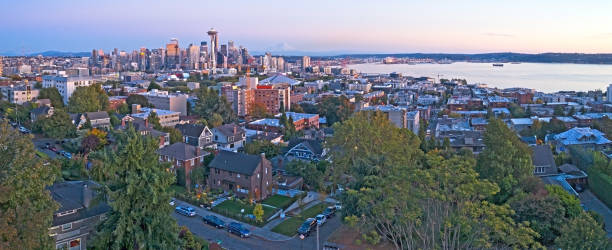 istock Seattle Washington USA Downtown City Skyline Mt Rainier Panorama 859536984