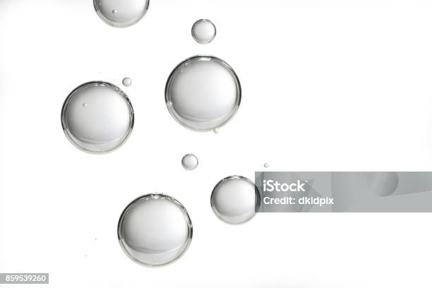 Foto de Isolado De Bolhas e mais fotos de stock de Gota - Líquido - Gota - Líquido, Bolha - Estrutura física, Água