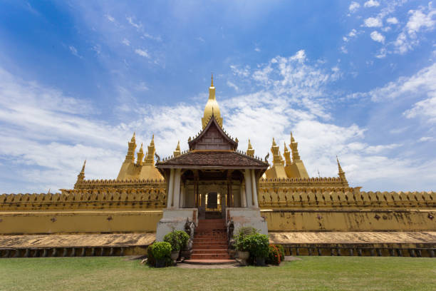 istock Golden Pagoda 859553978