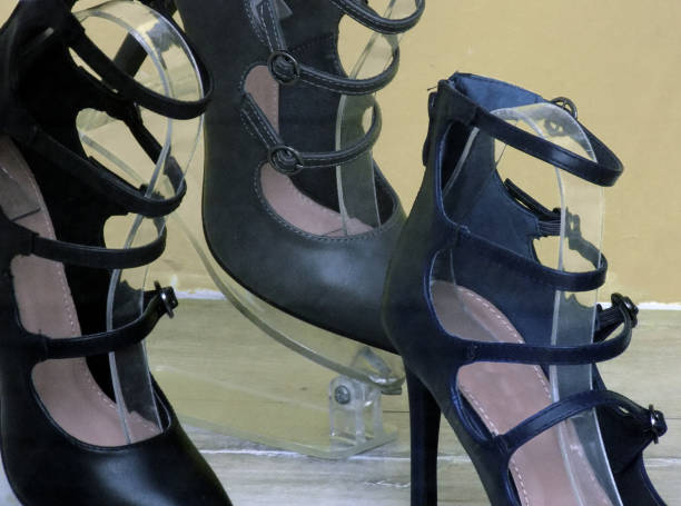 istock Elegant women's shoes in a shoe store 859575320